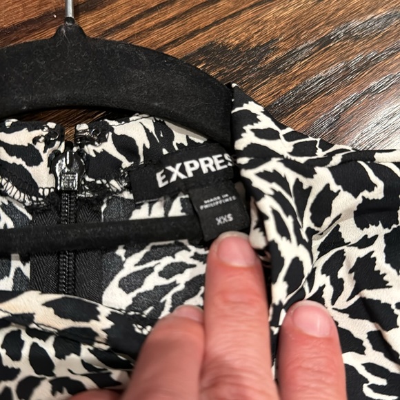 Like New Express Dress - Picture 7 of 7